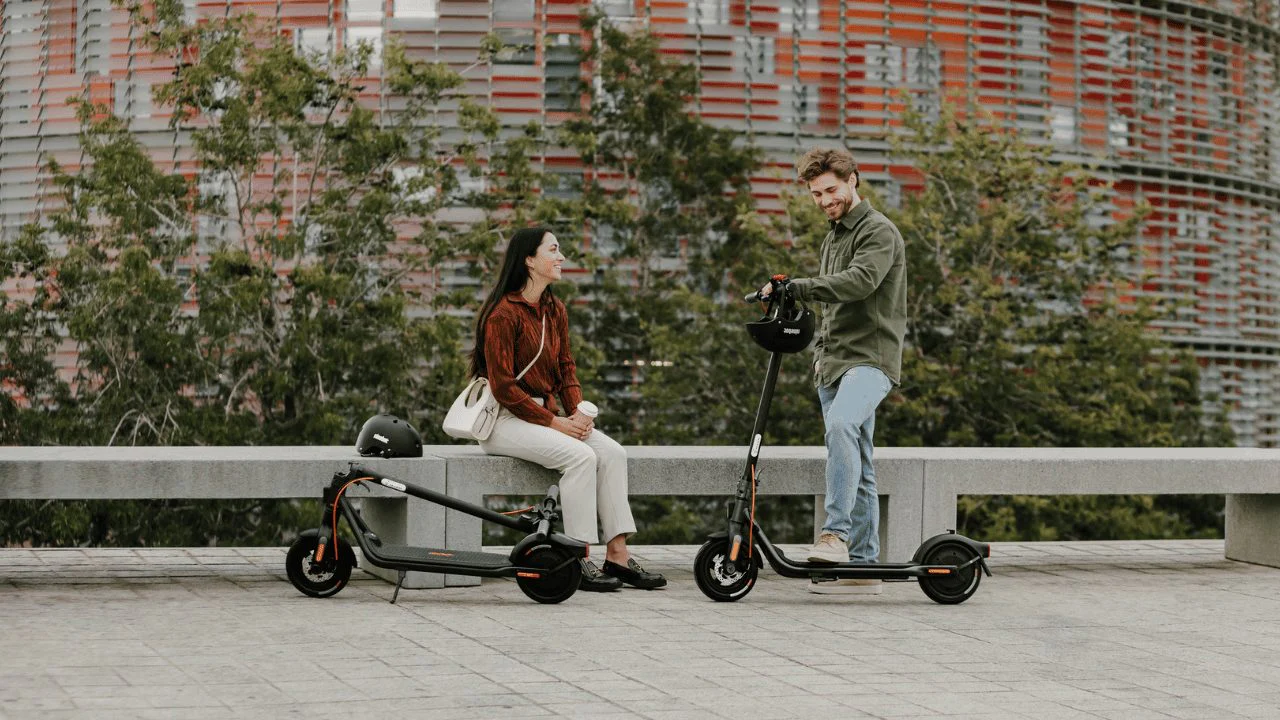 F2 Pro Segway Electric KickScooter - Image 4